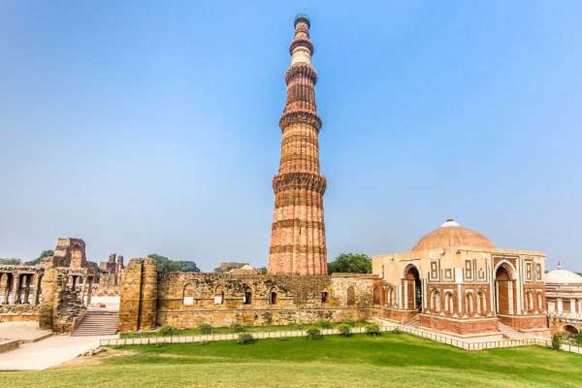 Golden Triangle Tour with Khajuraho and Varanasi